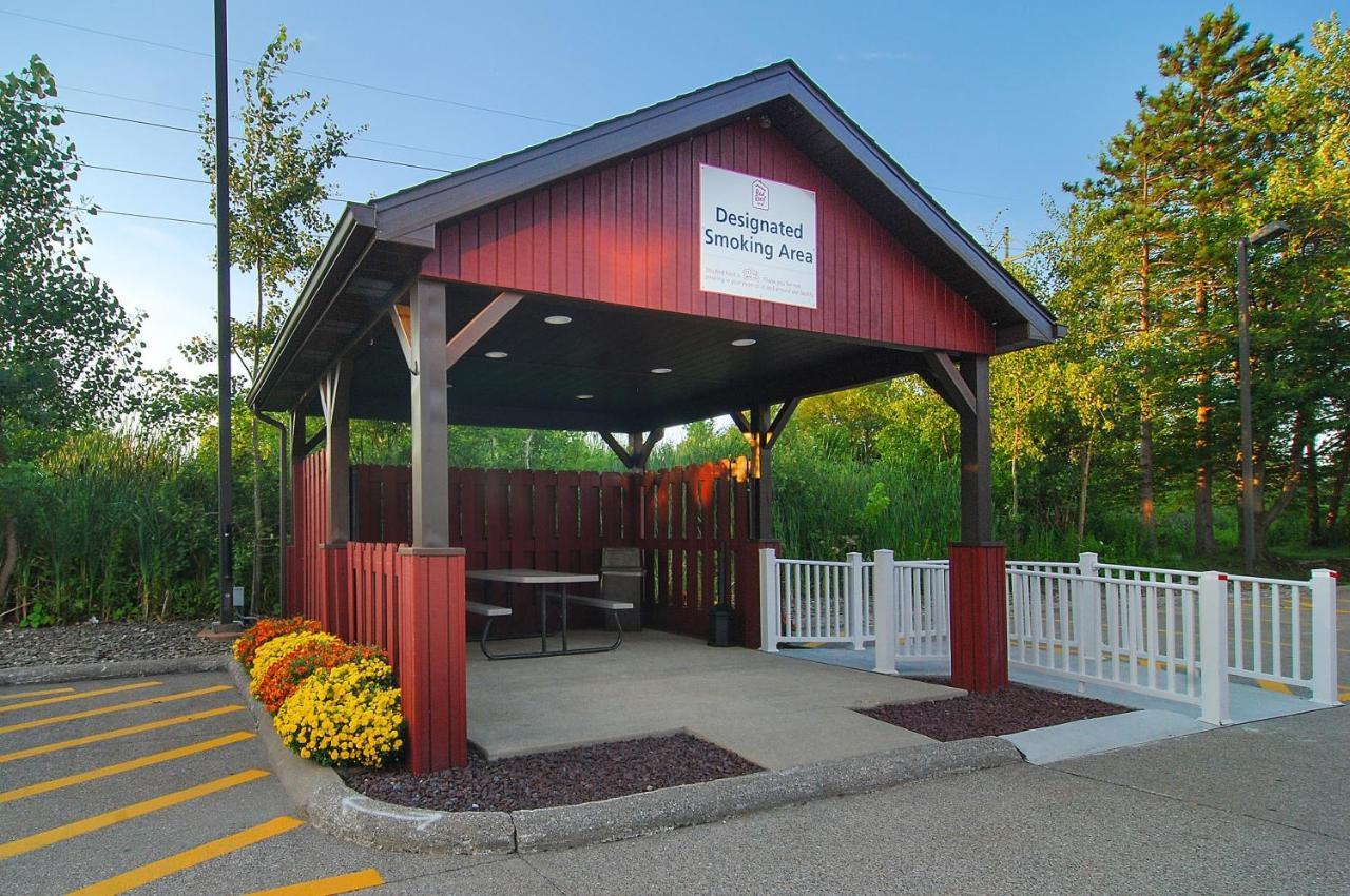 Red Roof Erie - I-90 Kearsarge